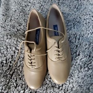 Womens easy spirit anti gravity 8 1/2 M